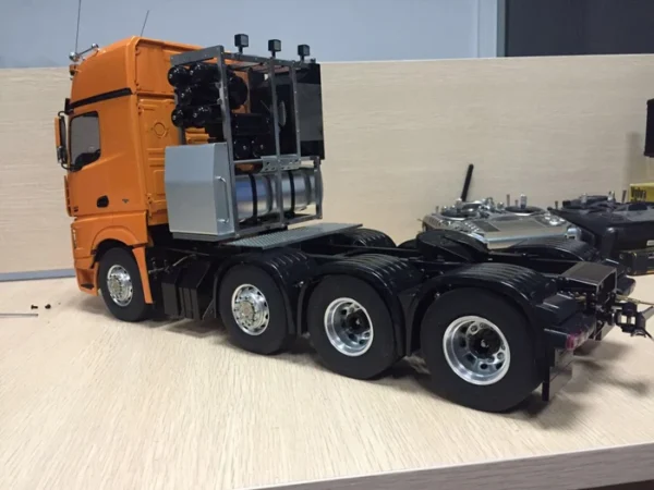 HTB1QHiOB8mWBuNkSndVq6AsApXaJ-1.webp LESU 1/14 truck BENZ Actros 1851.3363 full drive 8X8 heavy duty tractor chassis high torque electric model LS-20130010 RCLESU Tamiya